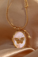 Load image into Gallery viewer, Butterfly Shell Pendant Copper Necklace